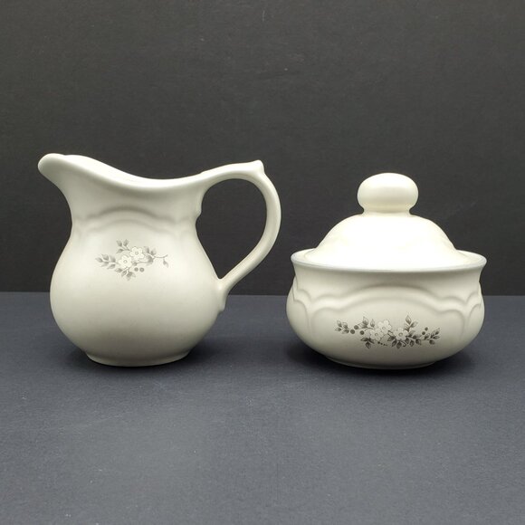 Pfaltzgraff Other - Pfaltzgraff Heirloom Creamer & Sugar Bowl with Lid Gray White Floral Creamer Set